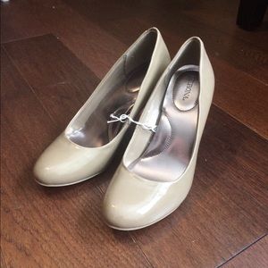 ⭐️Merona Taupe Heels ⭐️